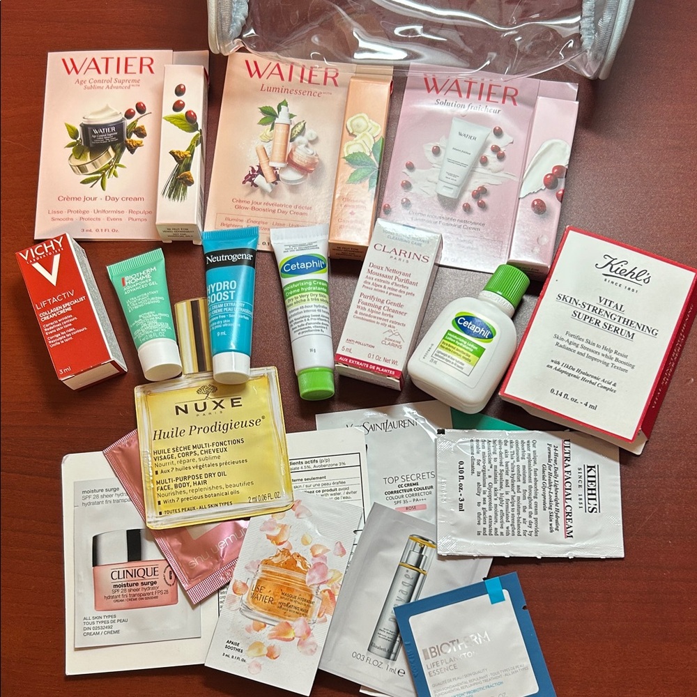 20 pieces Assorted Skincare Sample with Shiseido bag